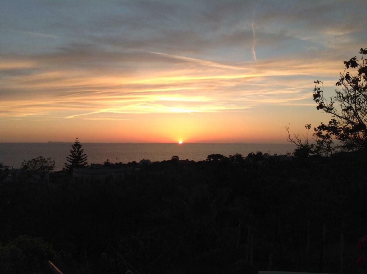 La Terrazzina Sul Tramonto Acomodação com café da manhã Forio di Ischia Exterior foto